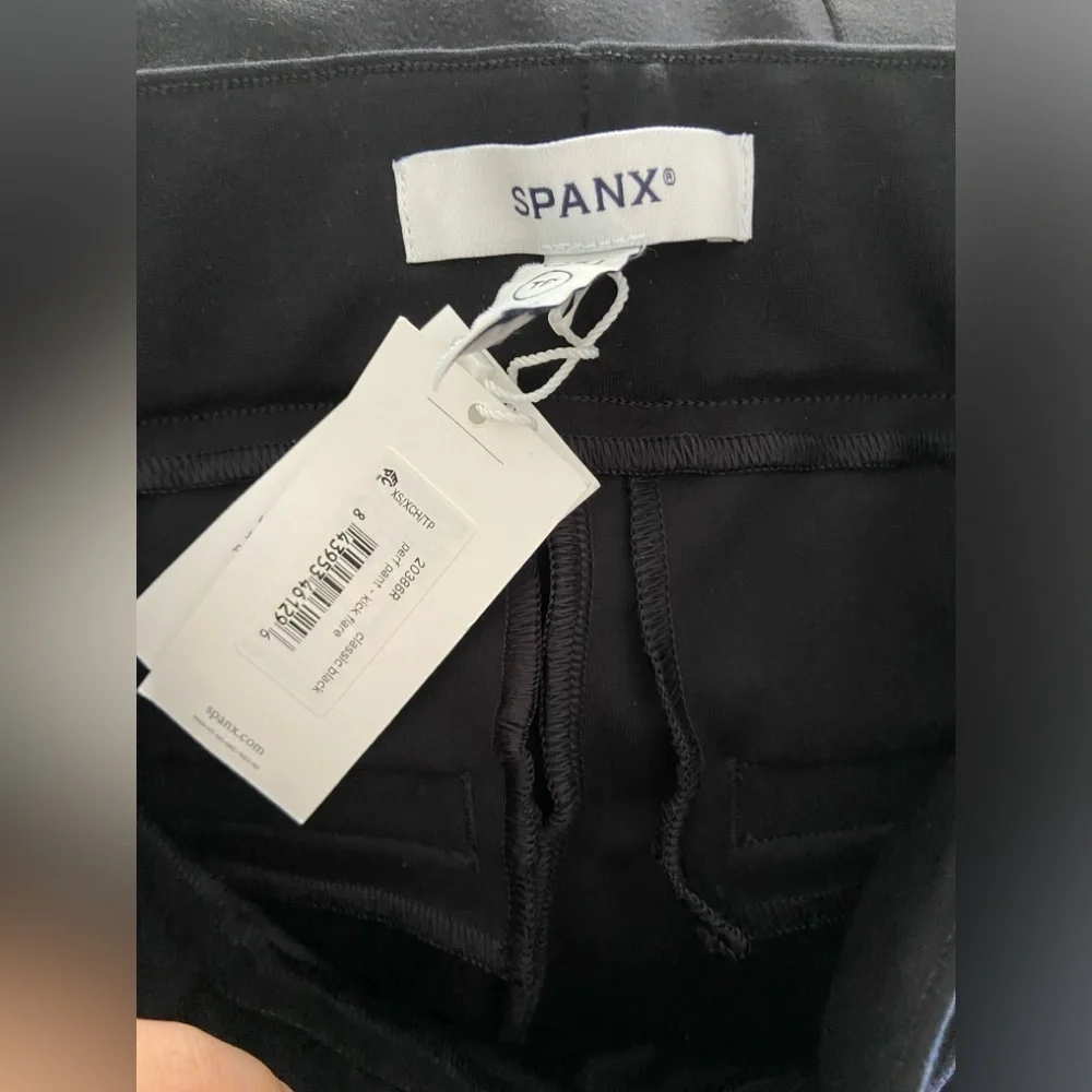 NWT Spanx The Perfect Pant Kick Flare Size Xs